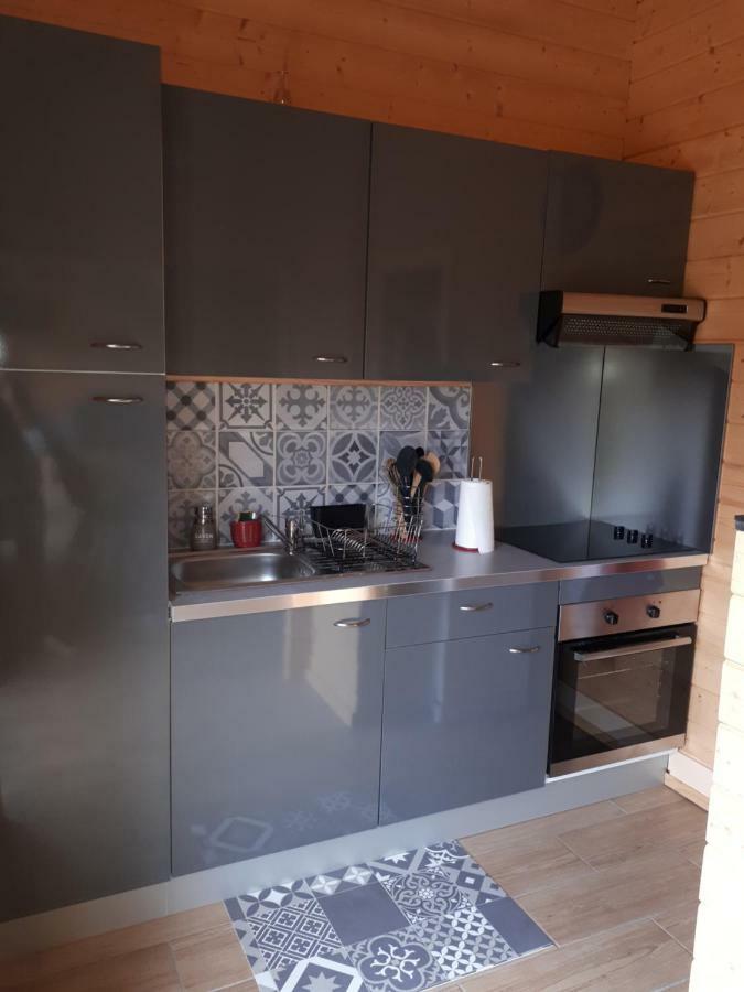 Gite Le Chalet Des Milles Et Un Chemins Castelnou Esterno foto