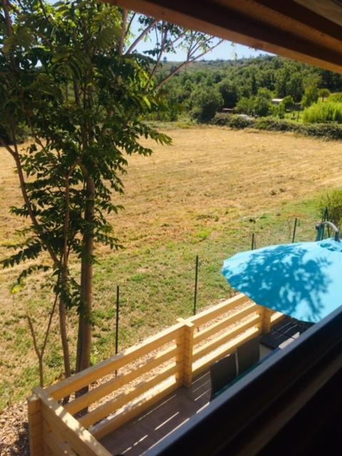 Gite Le Chalet Des Milles Et Un Chemins Castelnou Esterno foto